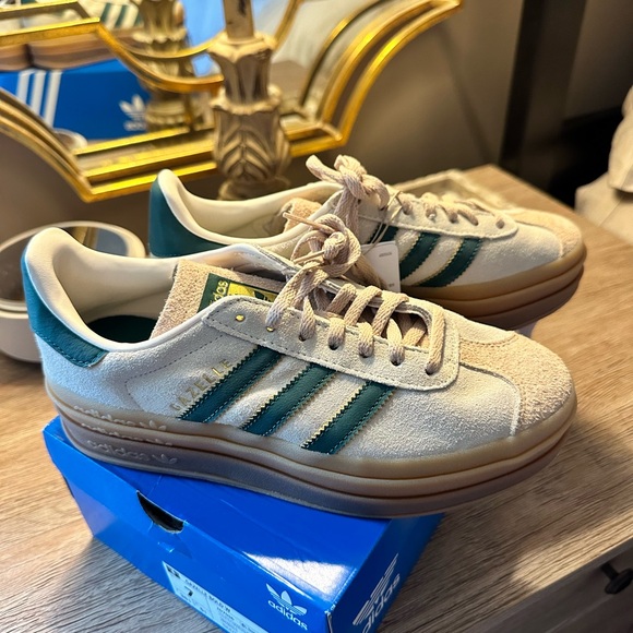 Adidas platform Gazelle size 7 NWT - Picture 1 of 5